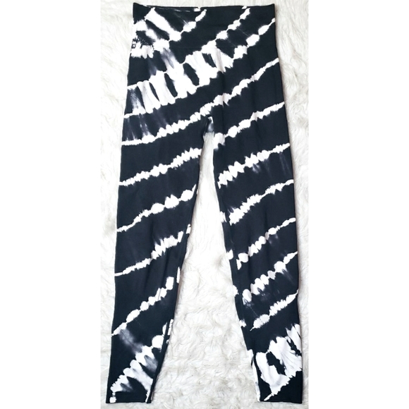 Victoria's Secret Pink Seamless Leggings High Waisted Tie Dye Black White - Picture 1 of 4
